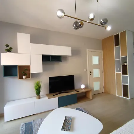 Cozy Nest - Simple & Comfy Apartment *